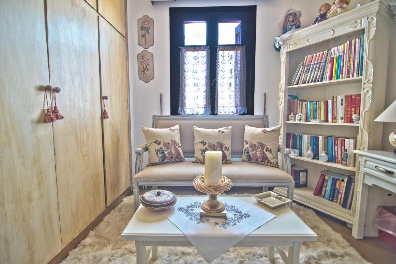 Cozy Attic Apartman Aráhova Kültér fotó