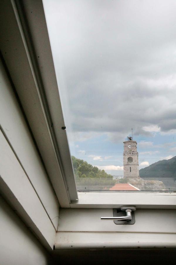 Cozy Attic Apartman Aráhova Kültér fotó